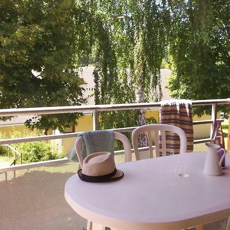 ホリデーパーク Vvf Sud Aveyron 3*